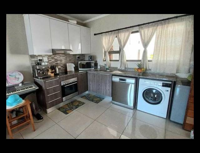 2 BEDROOM APARTMENT FOR SALE IN UMHLANGA RIDGE